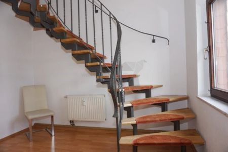 Romantische Dachgeschoss-Wohnung mit Sichtbalken - Foto 5