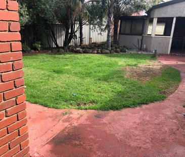 Family Home in Quiet Court Location! - Photo 6