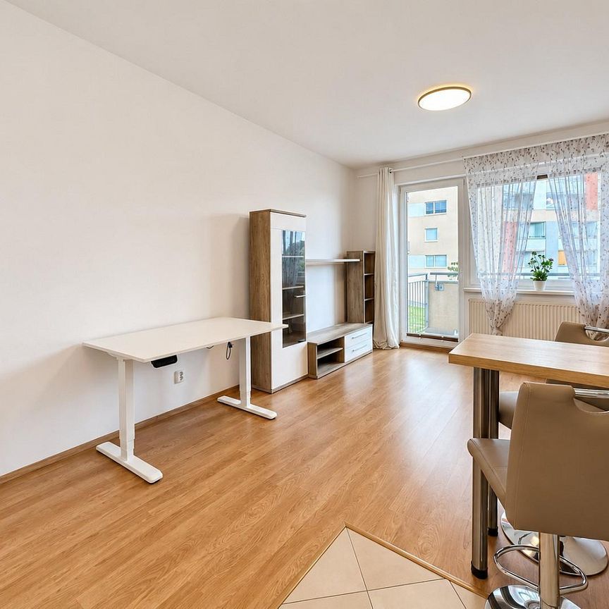 Pronájem bytu 1+kk 35 m² - Photo 1