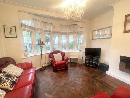 Longbridge Road, Barking, Essex, IG11 - Photo 2