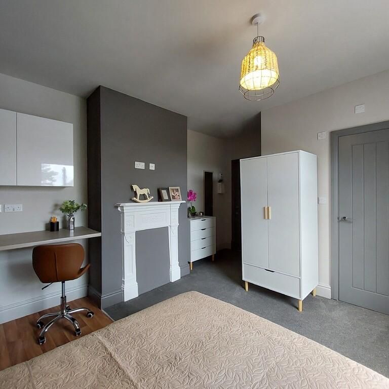 1 bedroom in a house share to rent - Photo 1