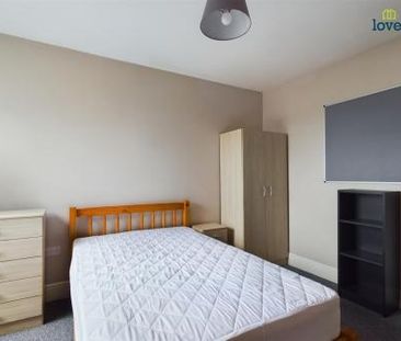 4 bedroom Terraced House To Let - Photo 6