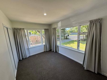 Charming 3 Bedroom Mairehau Home w/ Parking - Photo 3