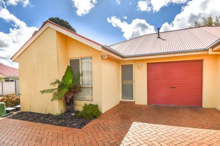 Two Bedroom Unit Close To Town - Photo 3