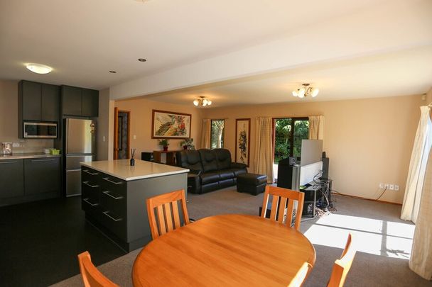 A Beautiful Home in Riccarton – Modern and a Must see - Photo 1