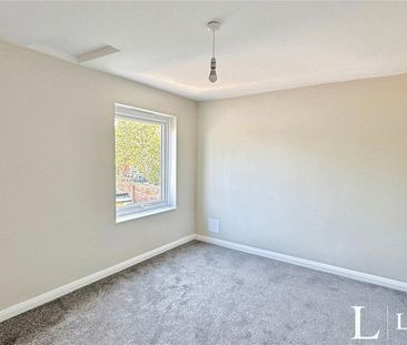 2 bedroom semi-detached house to rent - Photo 5