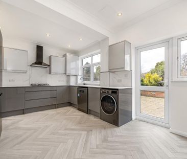 4 bedroom semi-detached house to rent - Photo 4