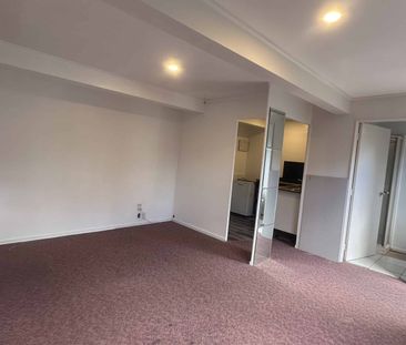 Self-Contained Studio in Forrest Hill - Photo 4