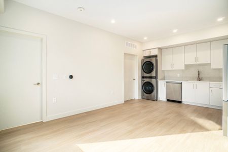 For Lease - 158 Laval Street, Vanier and Kingsview Park, Ontario - Photo 2