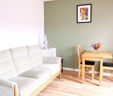 3 bedroom semi-detached house to rent - Photo 4