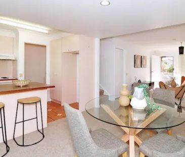 3 Bedroom Townhouse in Quite Complex! - Photo 3