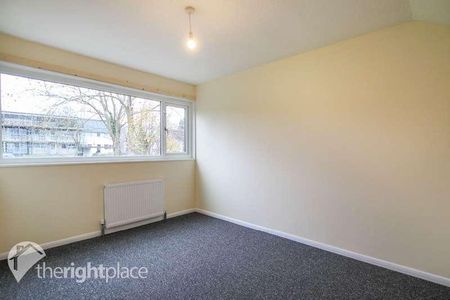 Crispin Road, Bradville, Milton Keynes, MK13 - Photo 2