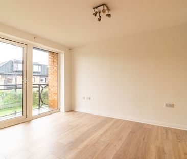 Available unfurnished now - Photo 1