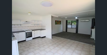Freshly Updated Two Bedroom Villa - Photo 5