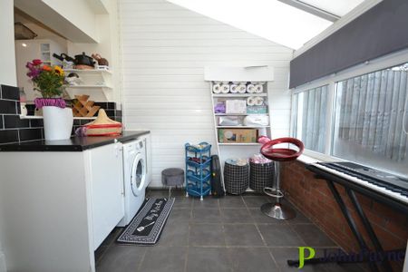 3 bedroom terraced house to rent - Photo 5
