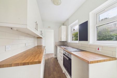 3 bedroom terraced house to rent - Photo 2