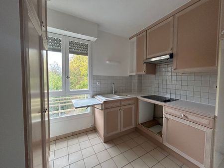 Location Appartement 3 pièces 72m² - Photo 3