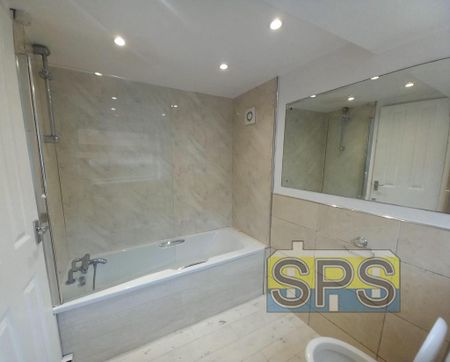 2 bedroom terraced house to rent - Photo 4