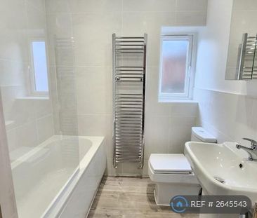 3 bedroom maisonette to rent - Photo 4