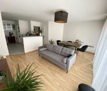 Location Appartement 3 pièces 71m² - Photo 2