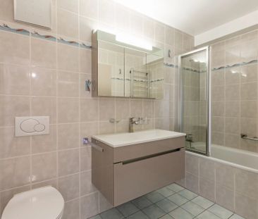 Charmant attique avec mezzanine et terrasse - Photo 1