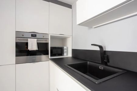 Carrer dAlí bei, Barcelona, Catalonia 08013 - Photo 3