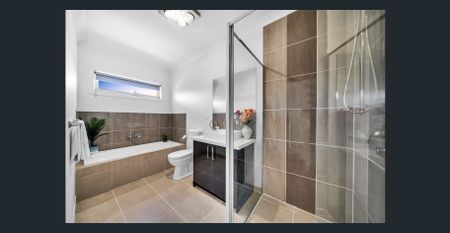 Modern Double-Storey Townhouse in Prime Broadmeadows Location - Photo 5