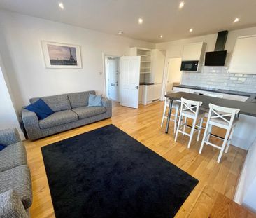 2 Bed Flat, Lambert Road, SW2 - Photo 2