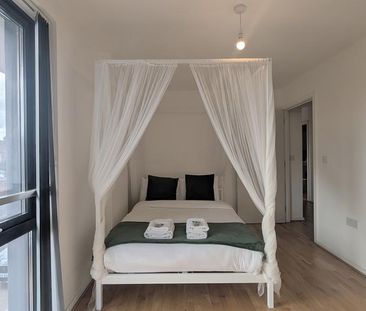 3 bedroom terraced house to rent - Photo 4