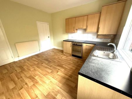 3 bedroom terraced house to rent - Photo 2