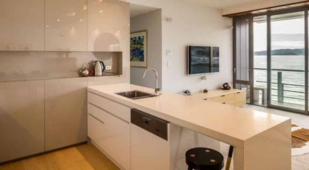 ORIENTAL BAY - Clyde Quay Wharf - Stunning Apartment - Photo 3