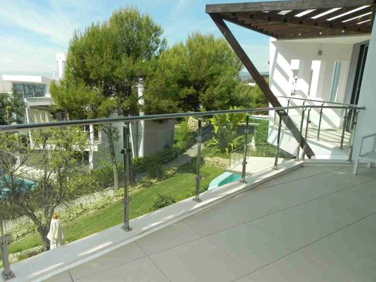 Semi-Detached House in Sierra Blanca - Photo 1