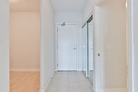 1 Bedroom + Den - Photo 4