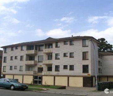 Immaculate 1st Floor Apartment Close to All Amenities - Photo 3