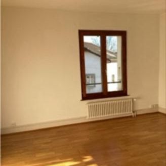 Appartement de 5 pièces au 2ème étage avec terrasse - Photo 1