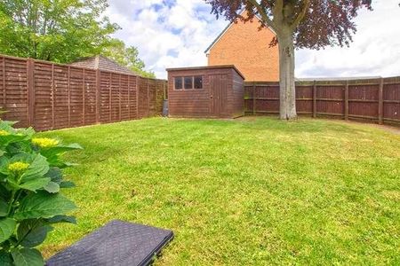 Hanslope - Bed Det Home With Double Garage In Sought-after Village, MK19 - Photo 5