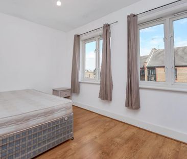 4 bedroom terraced house to rent - Photo 5