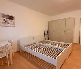 Helles Zimmer in Studenten-WG direkt bei der U1 - all-in - Photo 1