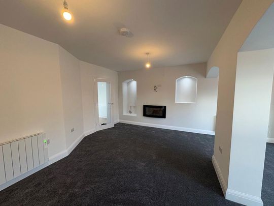 4 bedroom semi-detached house to rent - Photo 1