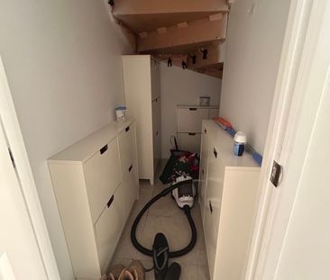 Helensvale - Photo 2