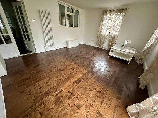 Carr Manor Road, Leeds - Photo 1