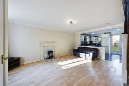 3 bedroom detached house to rent - Photo 2