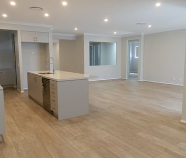 Spacious Family Home in Banksia Beach! - Photo 2