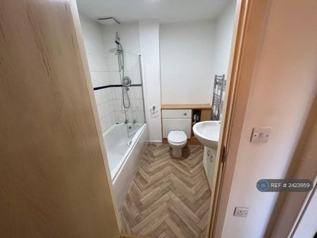 1 bedroom flat to rent - Photo 4
