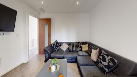 5 bedroom end of terrace house to rent - Photo 2