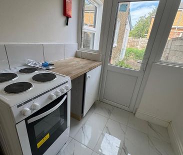 5 bedroom house of multiple occupation to rent - Photo 2