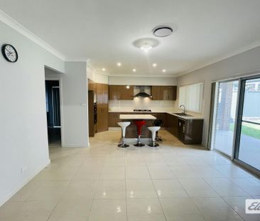 Near New Luxury house with 4 Bedrooms plus STUDY - Photo 3