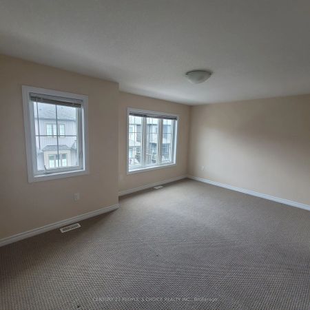 Property For Lease | X9236479 - Photo 5