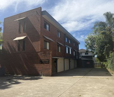 Updated unit in the heart of Moorooka - Photo 1