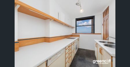 Huge sub-penthouse with fantastic views - Photo 5